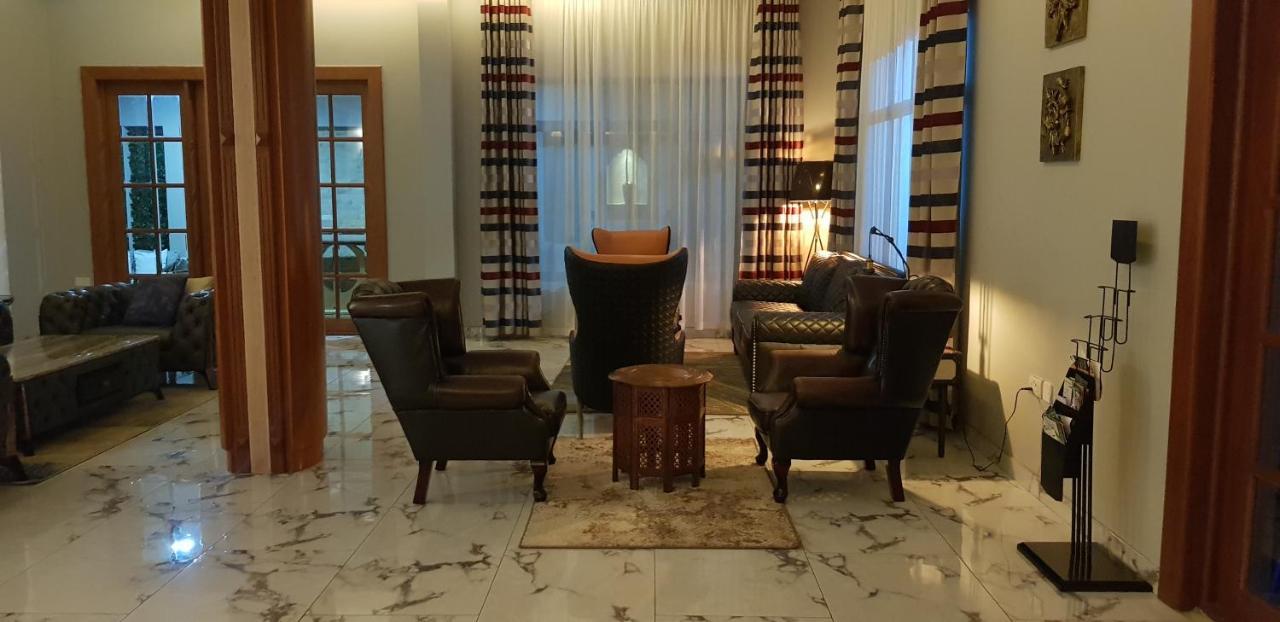 Silver Palm Hotel อารูชา ภายนอก รูปภาพ